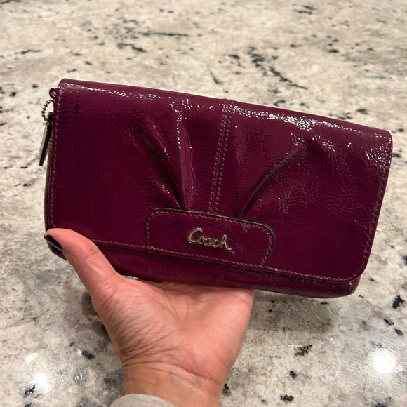 Coach Patent Leather large flap wallet wristlet - Picture 4 of 17